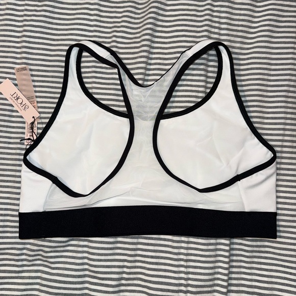 Victoria’s Secret Black and White Sports Bras Set - Picture 6 of 7